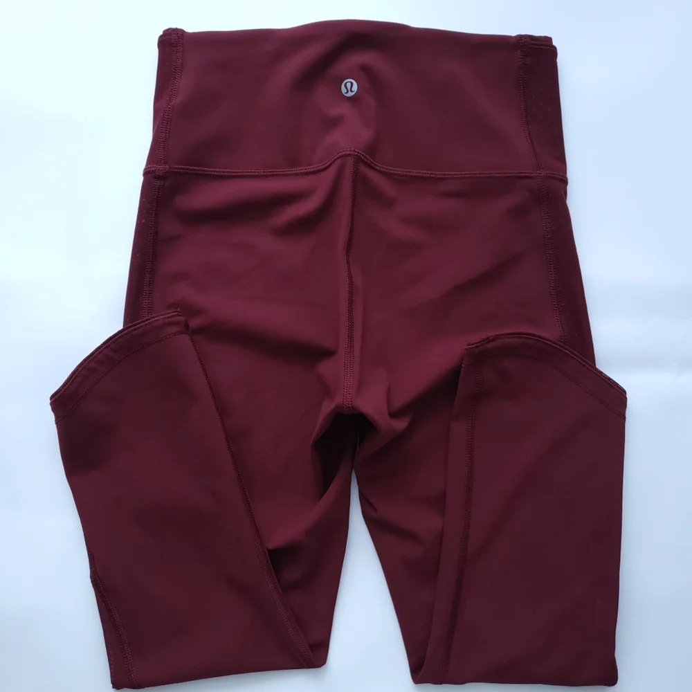 🍋Like New Lululemon Body Con Crop - Picture 8 of 13